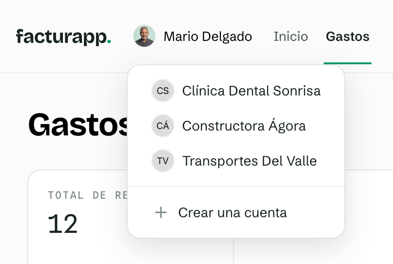 Menú de cuentas de Dedukta abierto: arriba la cuenta activa y debajo las otras empresas del mismo usuario, con la opción de crear una cuenta nueva.